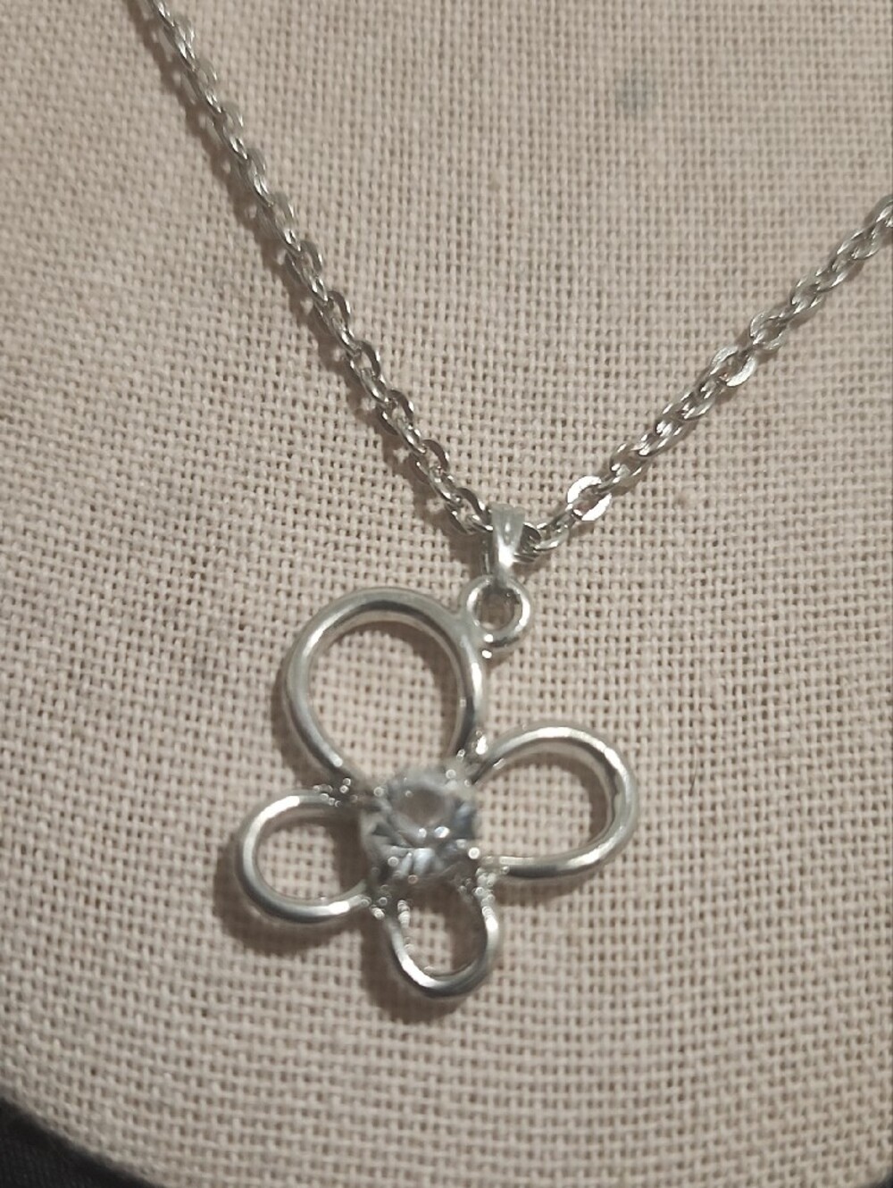 Silver Flower Or Four Leaf Clover Loop Necklace - Picture 3 of 5